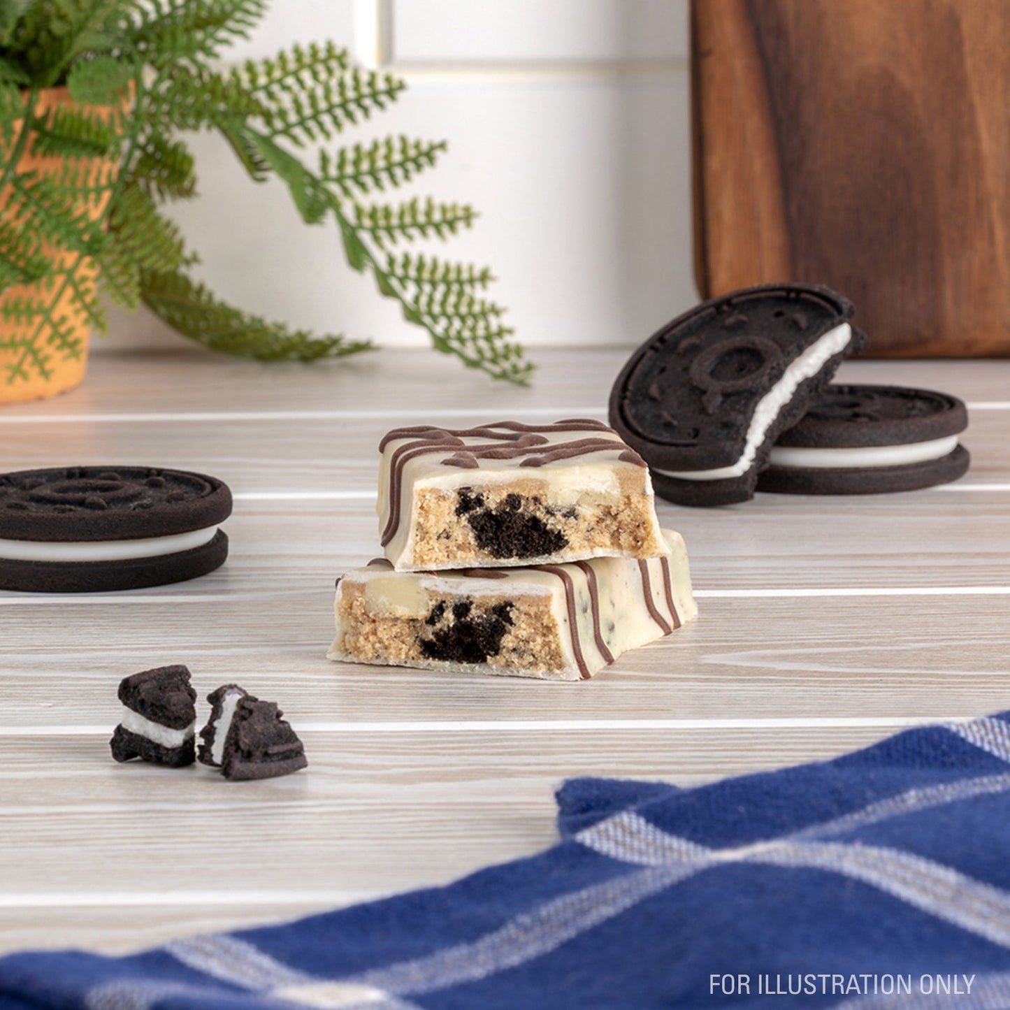 dipped-cookies-and-cream-protein-bars-f2 15807_QN_USA_ProteinBar_CAC_InterimAssetUpdate_Digital-Dipped-ProductCarouselSet_Tabletop1.jpg